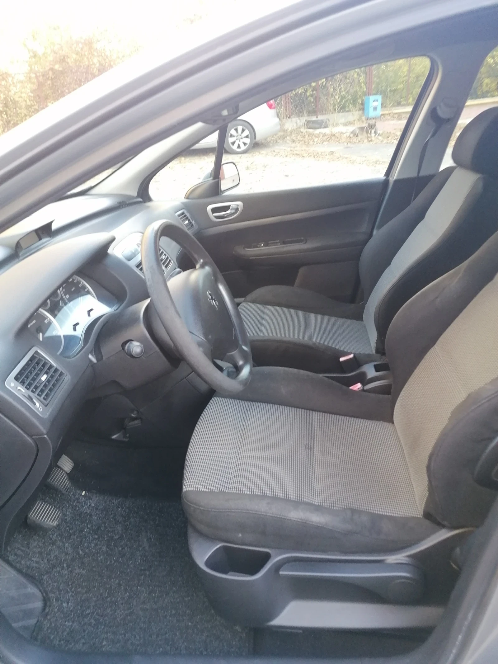Peugeot 307 1.6 HDI, снимка 6 - Автомобили и джипове - 54817806