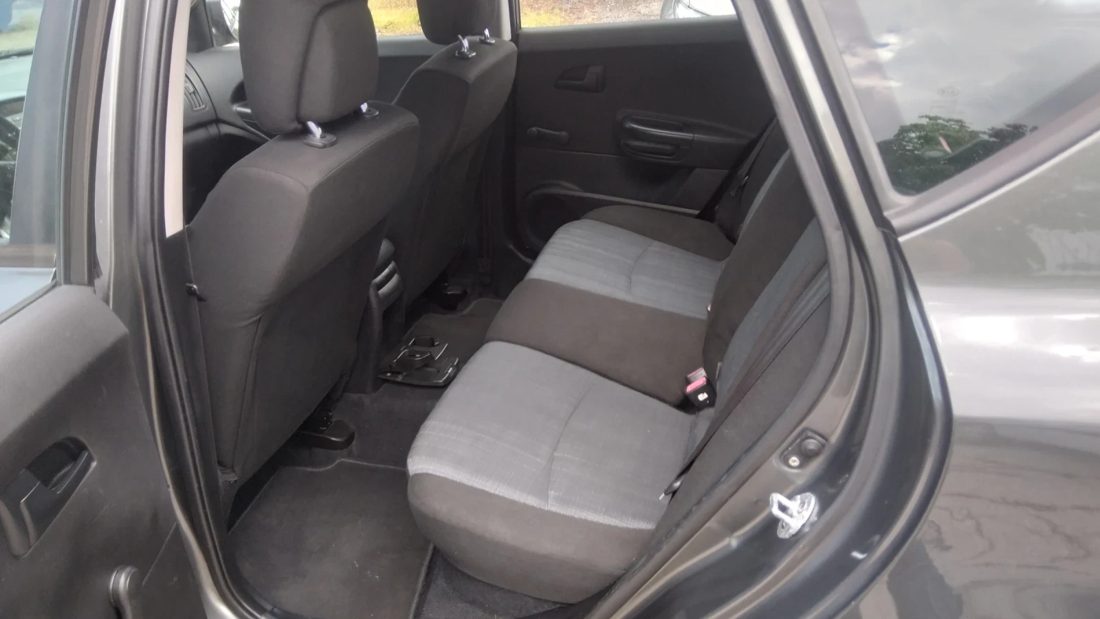 Kia Ceed 1.6i  125кс. Бензин, снимка 10 - Автомобили и джипове - 54885390