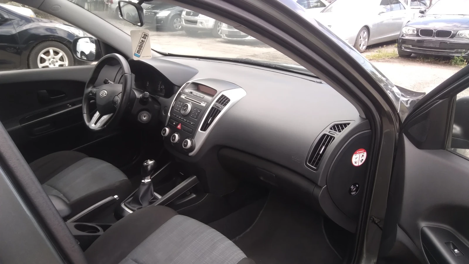 Kia Ceed 1.6i  125кс. Бензин, снимка 8 - Автомобили и джипове - 54885390