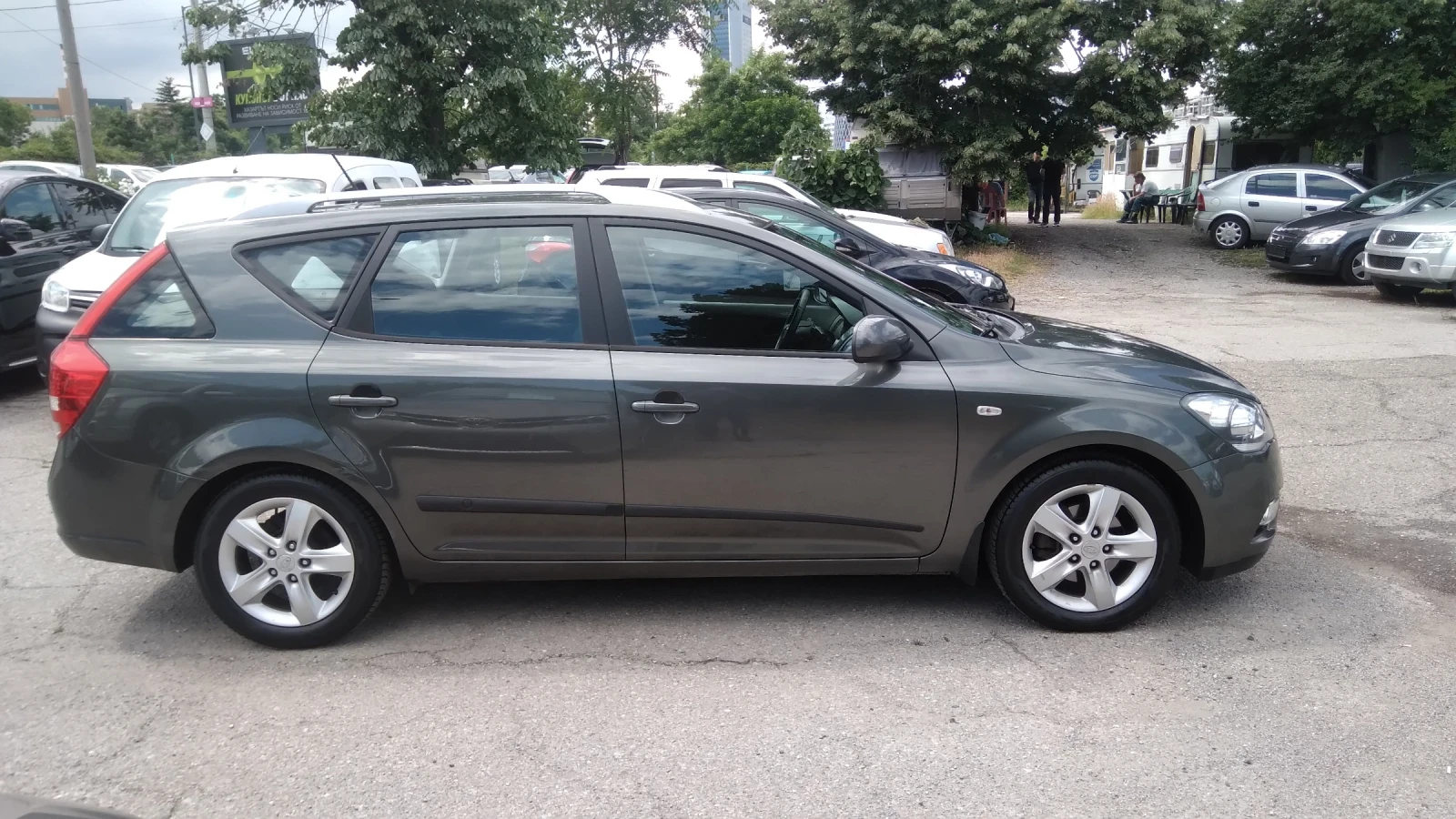 Kia Ceed 1.6i  125кс. Бензин, снимка 3 - Автомобили и джипове - 54885390