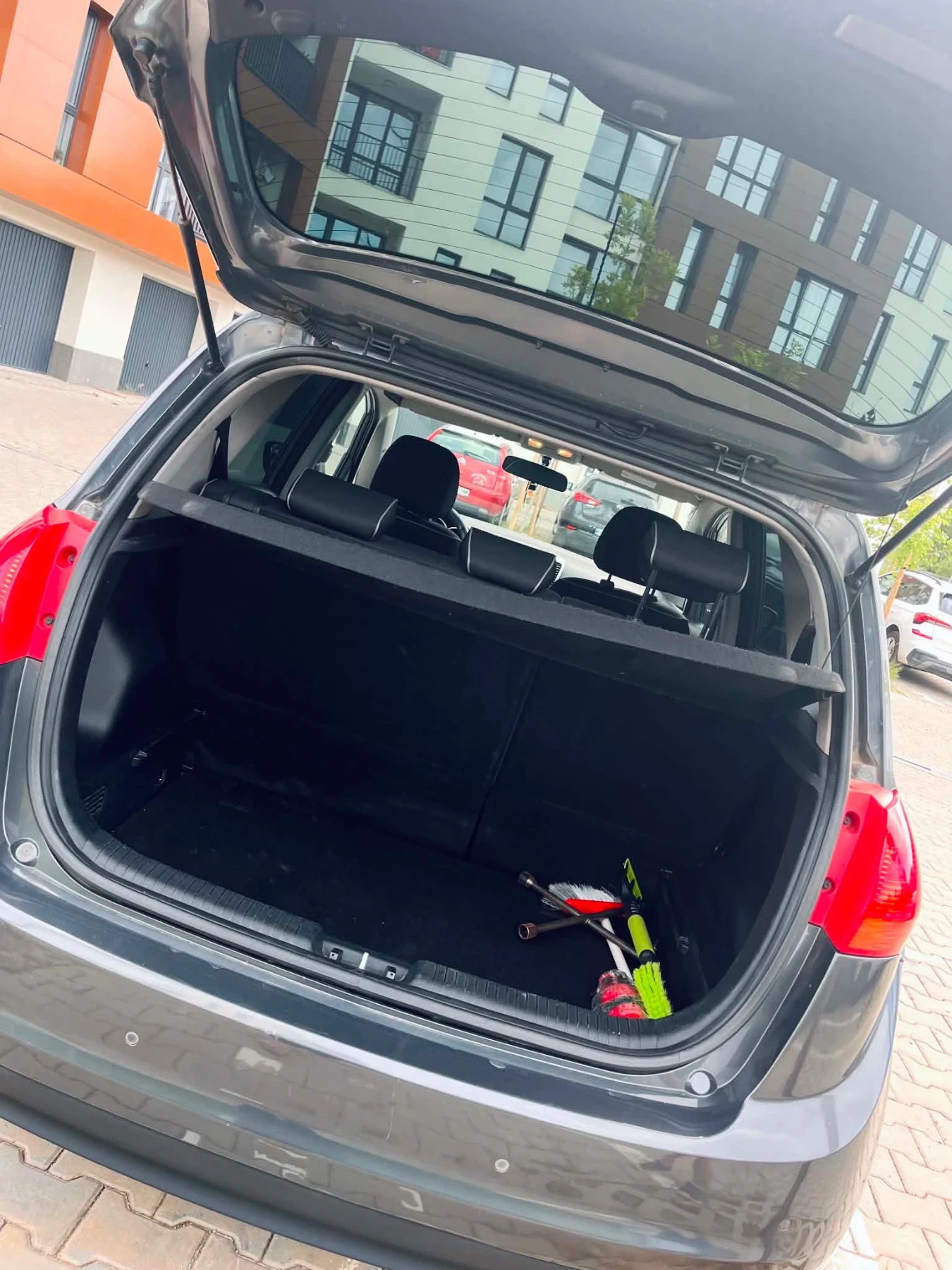 Kia Venga 1.4 газ/бензин, снимка 4 - Автомобили и джипове - 55105510