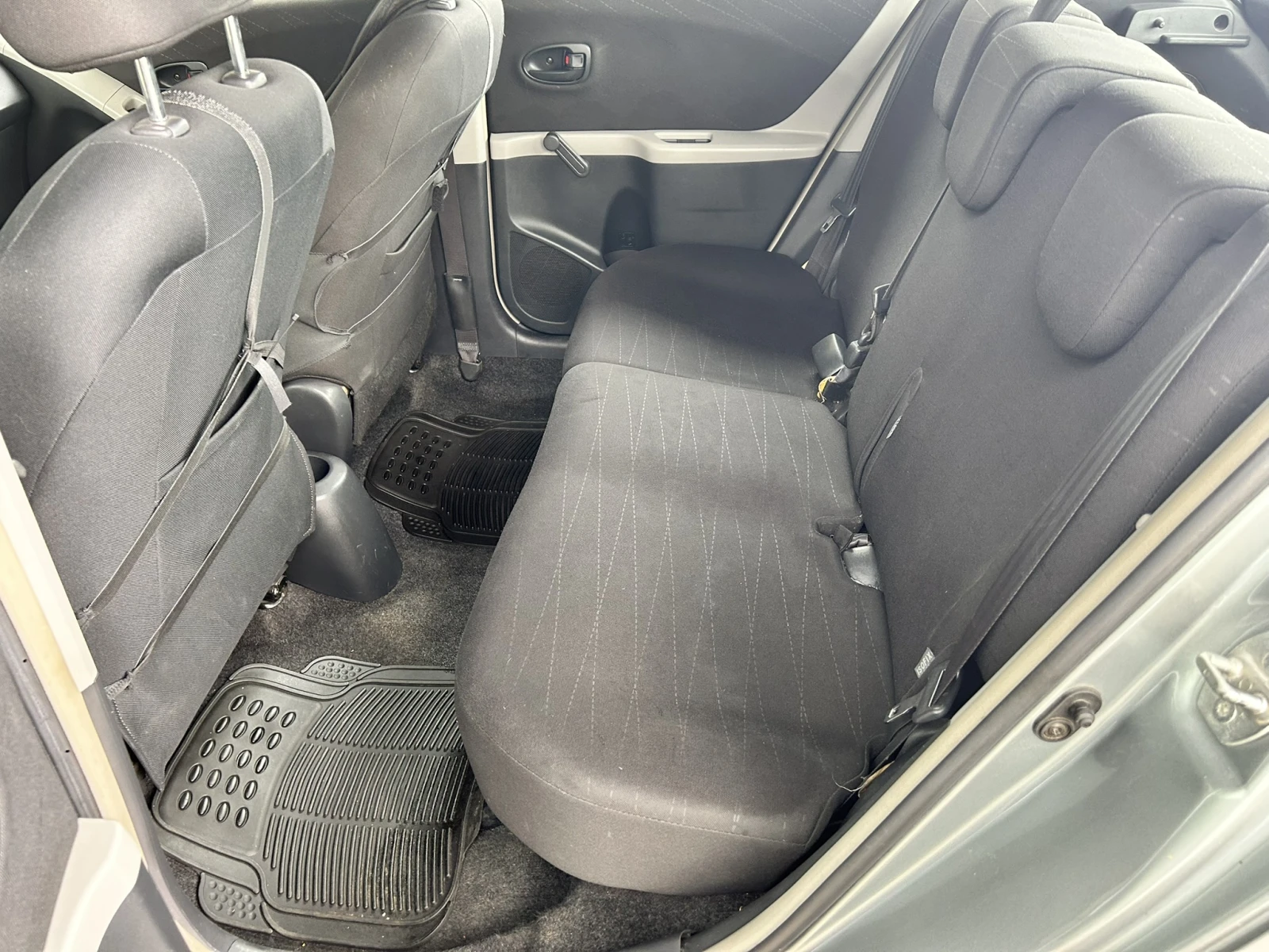 Toyota Yaris 1.0i* LPG* Klima, снимка 10 - Автомобили и джипове - 55927801
