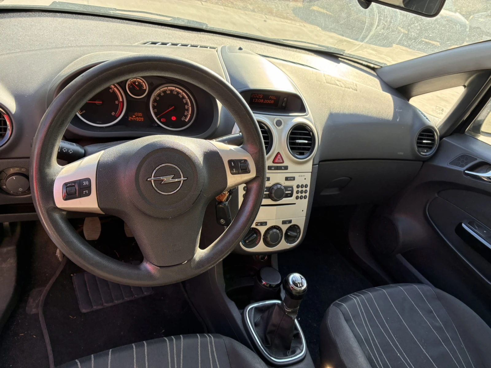 Opel Corsa 1.3 CDTI, снимка 9 - Автомобили и джипове - 55985538