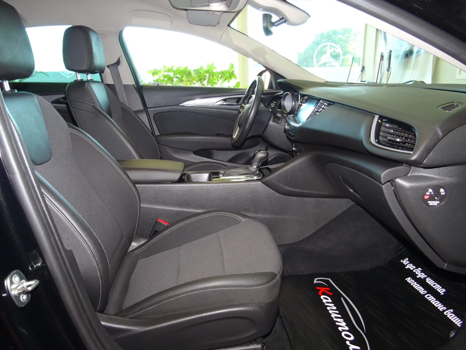 Opel Insignia Grand Sport 1.6CDTI 136, снимка 8 - Автомобили и джипове - 56119748
