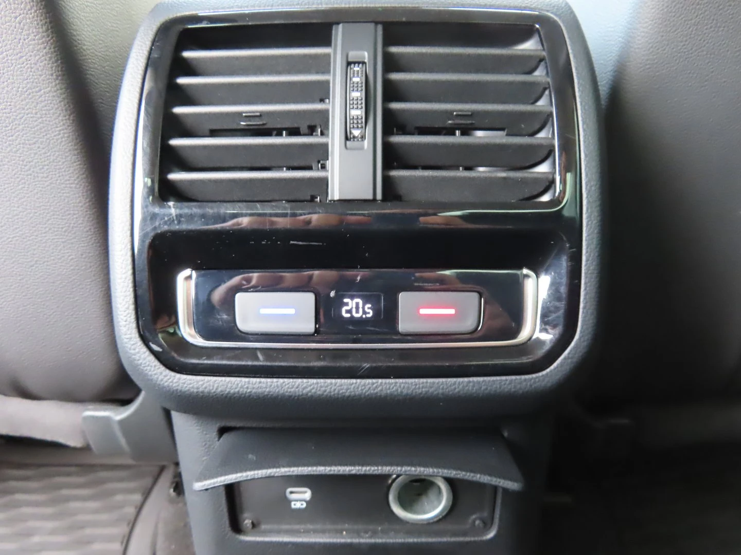 VW Passat, снимка 8 - Автомобили и джипове - 56421415
