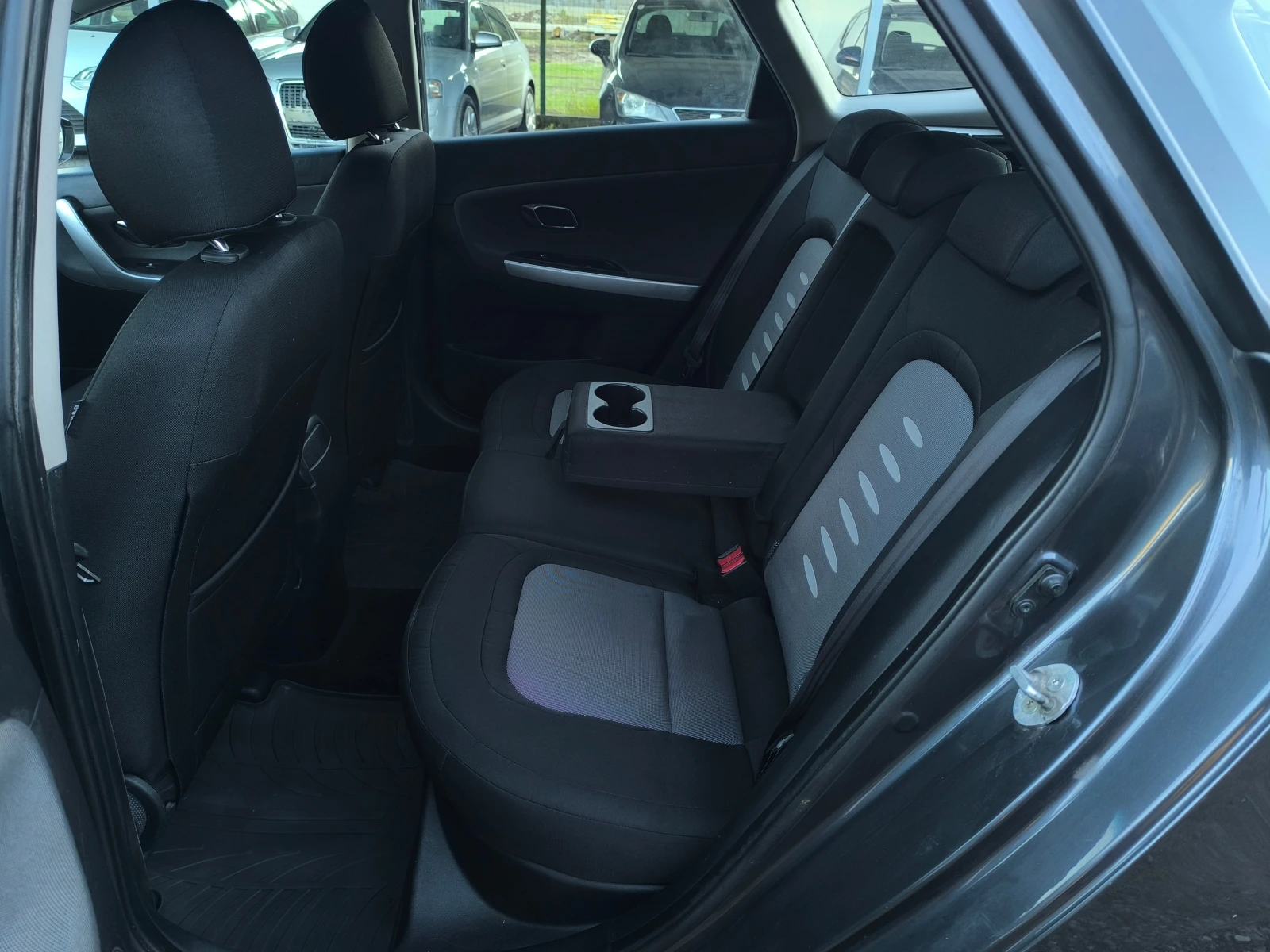 Kia Ceed -FACE LIFT-1.6CRDI-128��-6 ��������-�����������- | Mobile.bg � ����������� 12