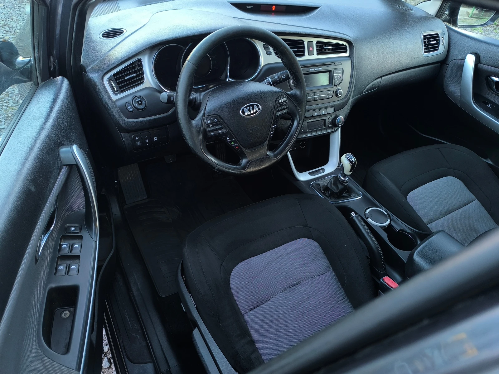Kia Ceed -FACE LIFT-1.6CRDI-128��-6 ��������-�����������- | Mobile.bg � ����������� 10