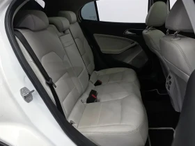 Mercedes-Benz GLA 200 Premium, снимка 12