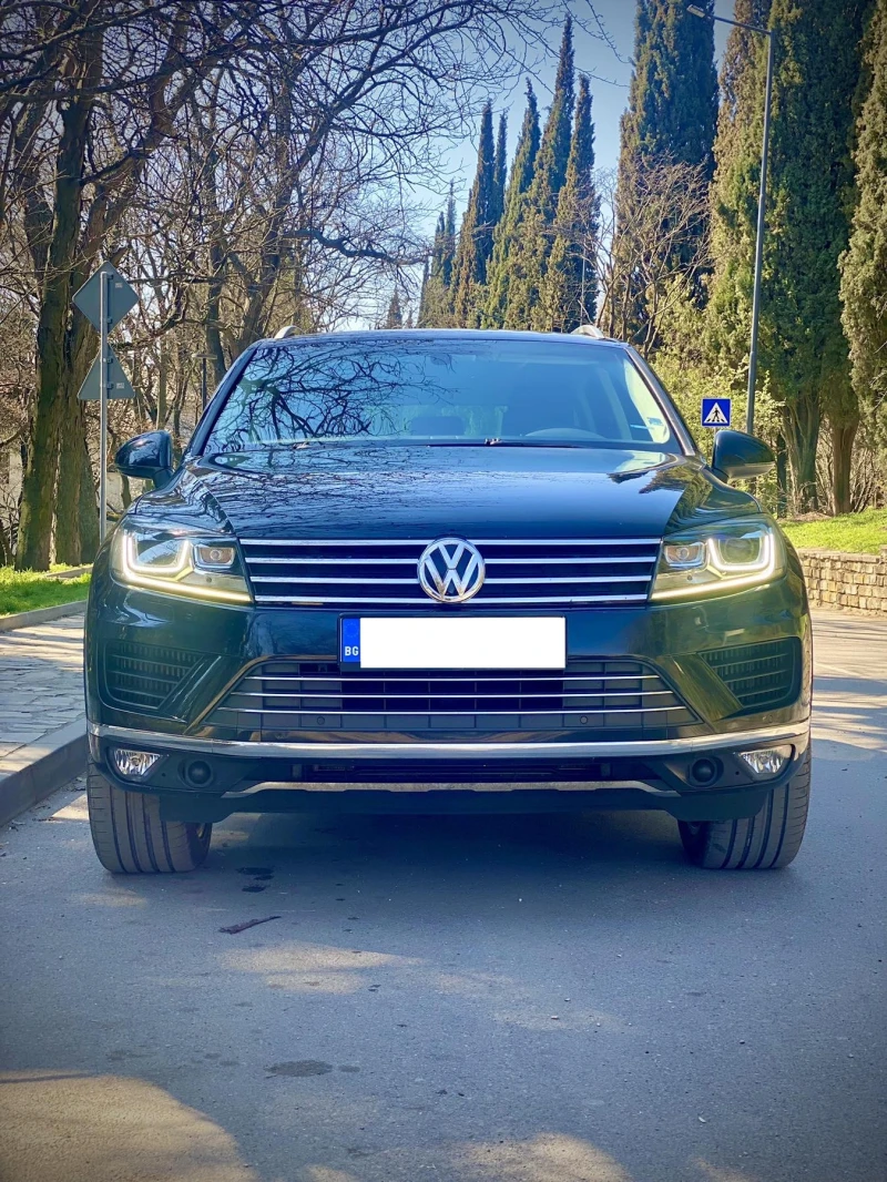 VW Touareg 3.0 TDI V6, снимка 2 - Автомобили и джипове - 47504483