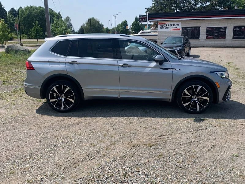 VW Tiguan Highline R-Line 4MOTION | CARFAX |  АВТОКРЕДИТ, снимка 4 - Автомобили и джипове - 55433410