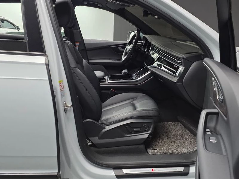 Audi Q7 3.0 DPX Automatic, снимка 11 - Автомобили и джипове - 55960644