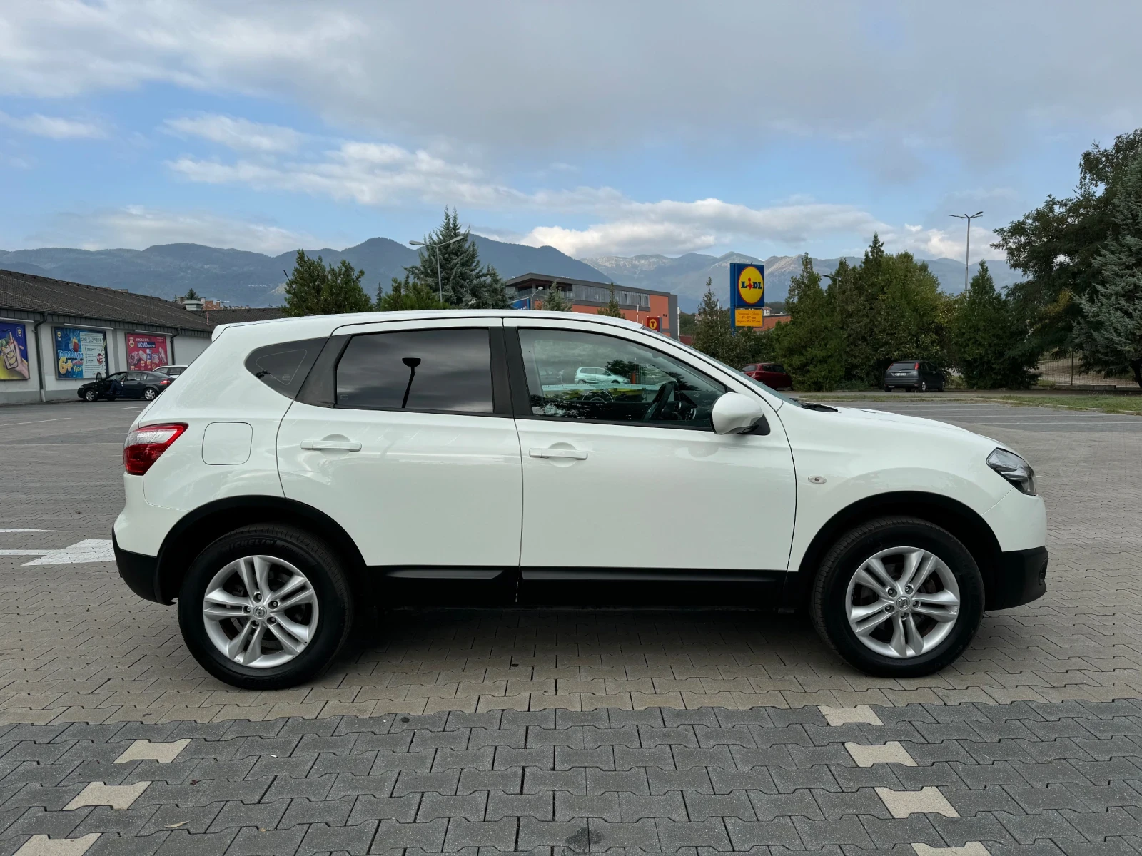 Nissan Qashqai 2.0 DCi - изображение 4