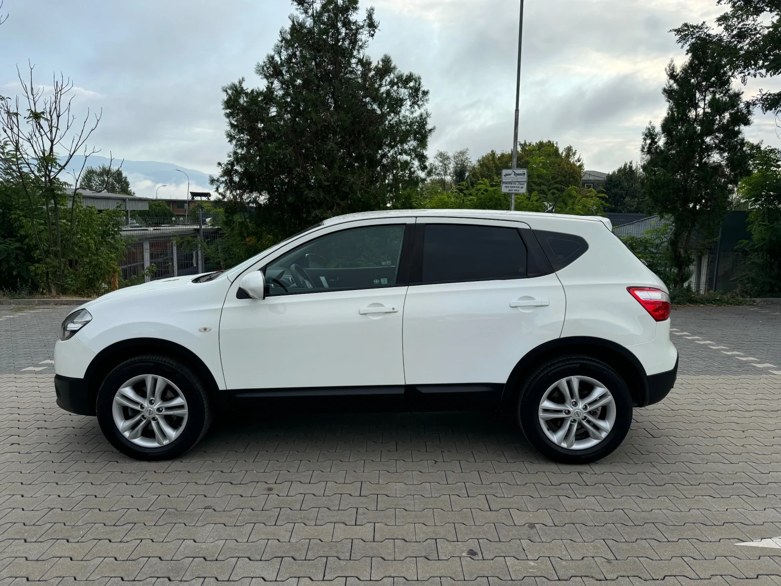 Nissan Qashqai 2.0 DCi - изображение 8