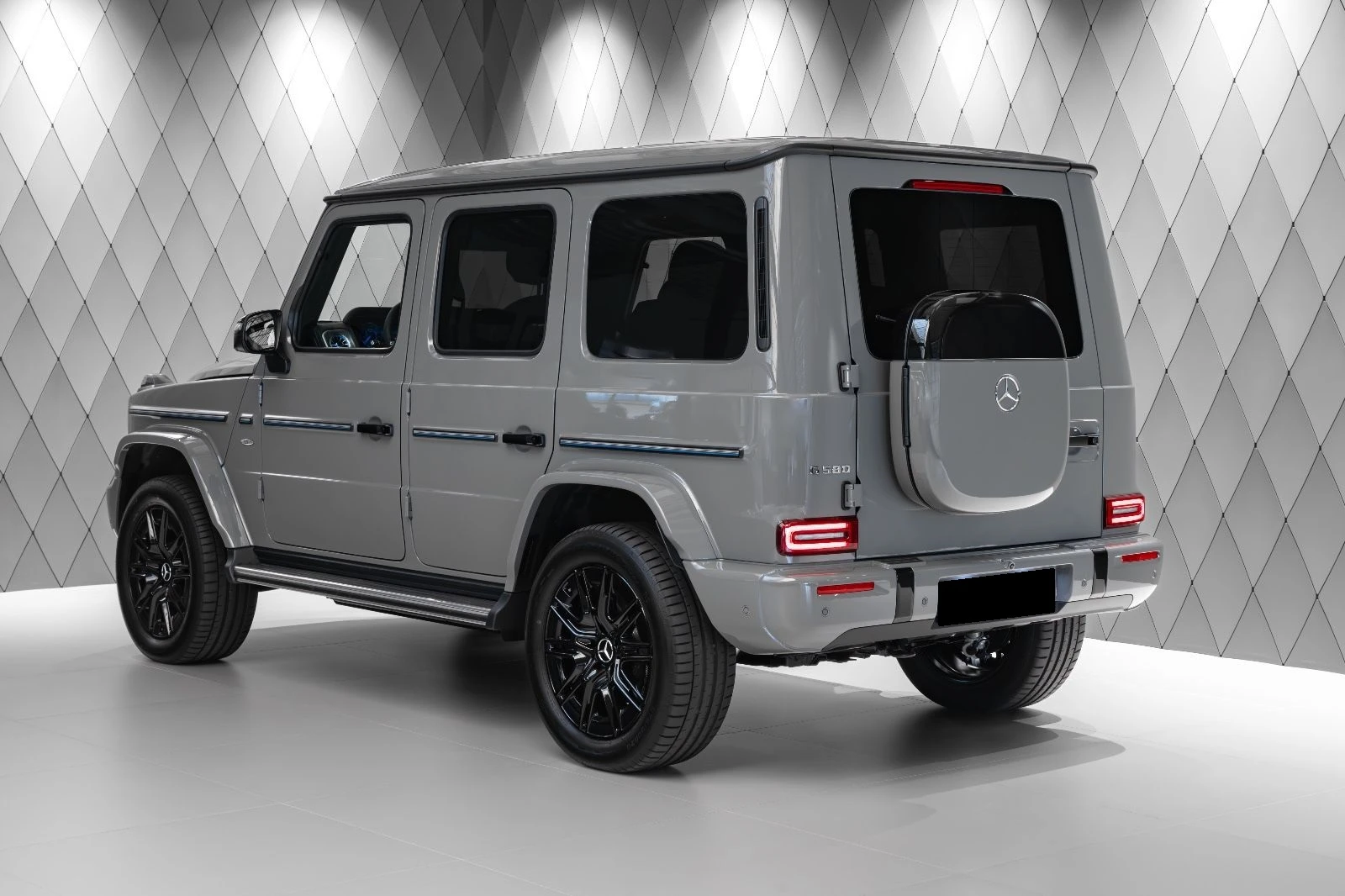 Mercedes-Benz G 580 EQ/ EDITION 1/ CARBON/ G-TURN/ KEYLESS/ BURM/ TV/  - изображение 4