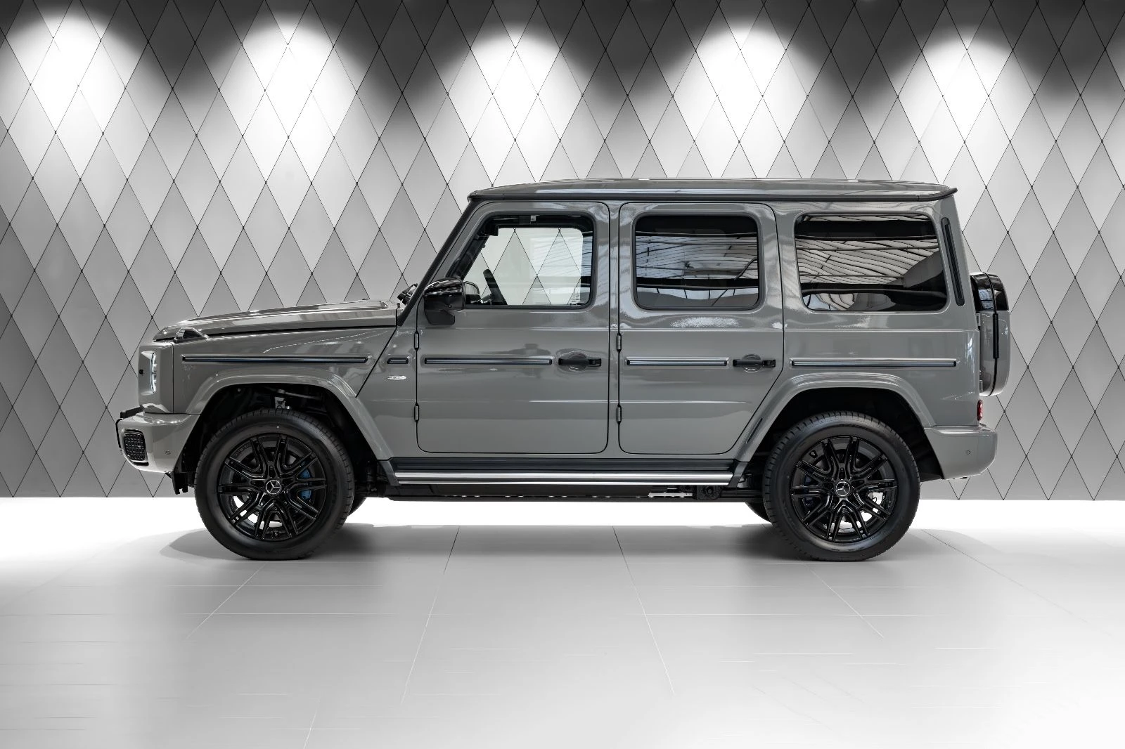 Mercedes-Benz G 580 EQ/ EDITION 1/ CARBON/ G-TURN/ KEYLESS/ BURM/ TV/  - изображение 3