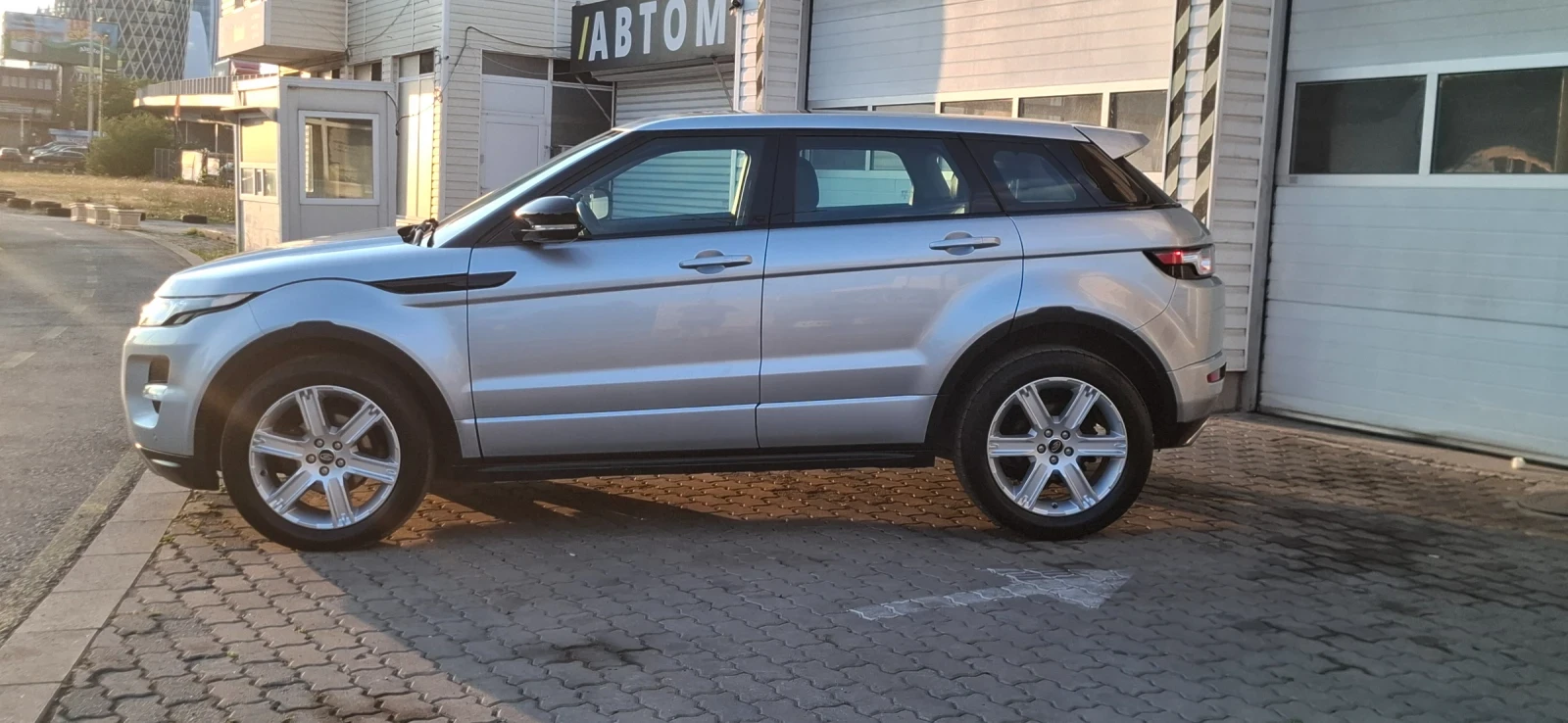 Land Rover Range Rover Evoque 2.0  Sport 240kc 4x4 Full Swiss, снимка 4 - Автомобили и джипове - 55436176