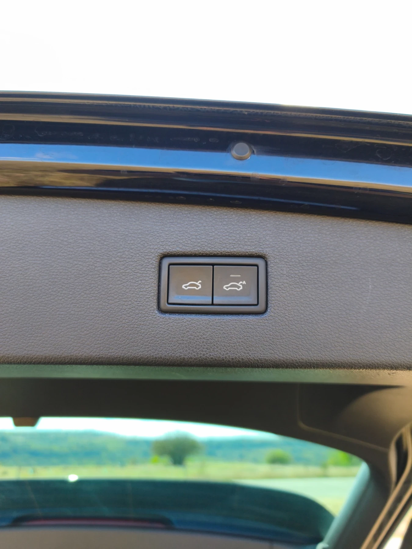VW Tiguan R-line 4MOTION, снимка 8 - Автомобили и джипове - 56132075