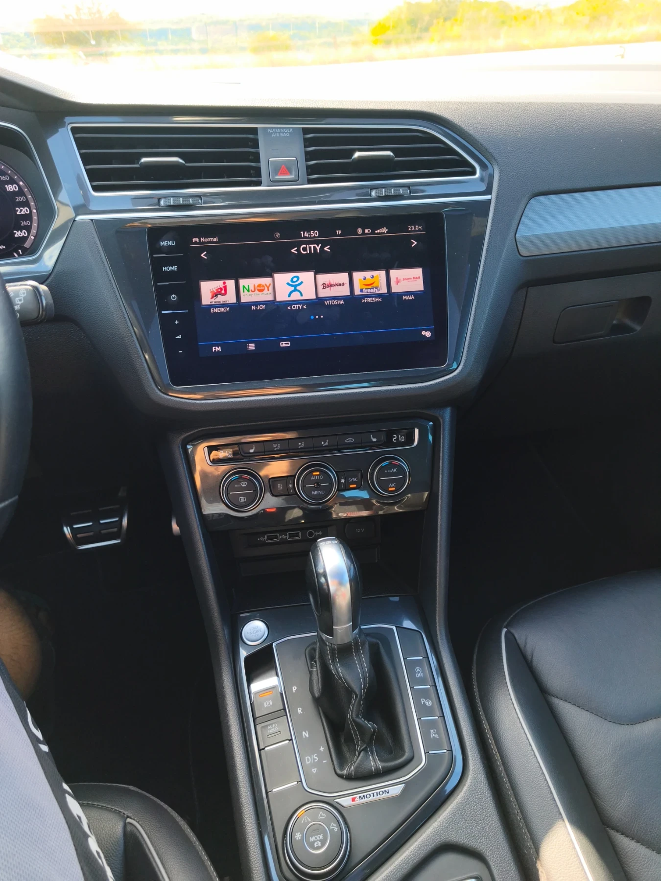 VW Tiguan R-line 4MOTION, снимка 14 - Автомобили и джипове - 56132075