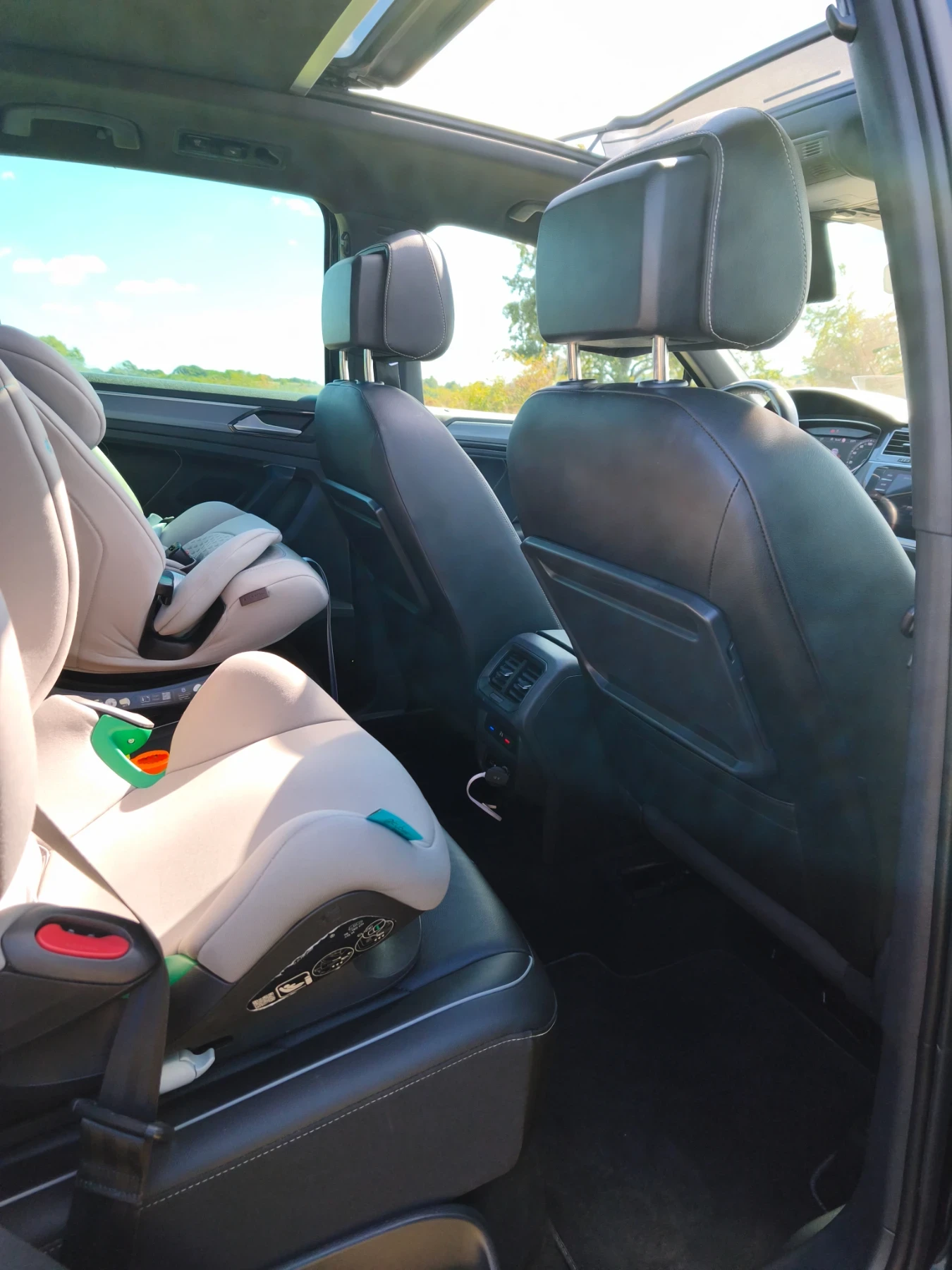 VW Tiguan R-line 4MOTION, снимка 9 - Автомобили и джипове - 56132075