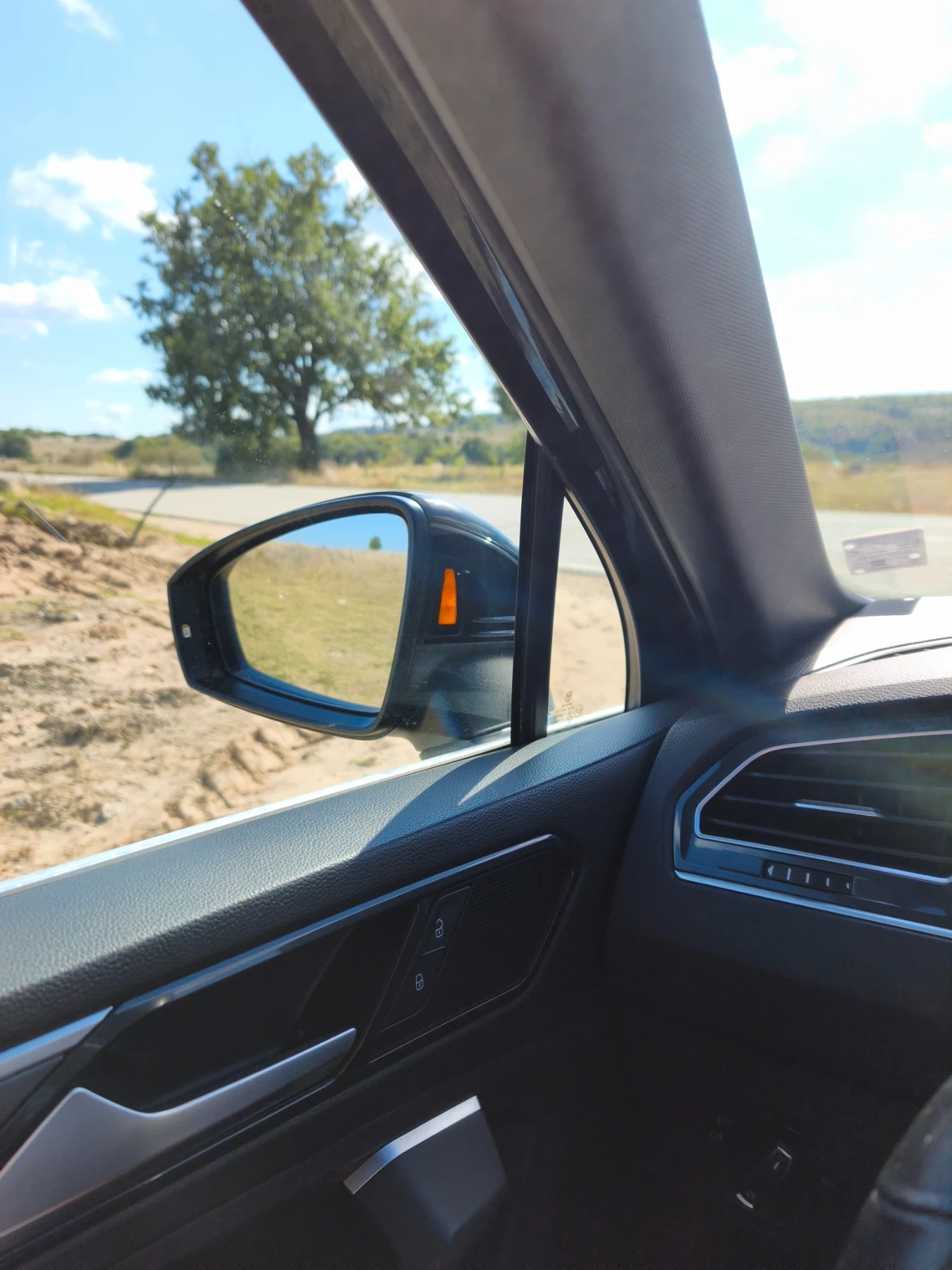 VW Tiguan R-line 4MOTION, снимка 15 - Автомобили и джипове - 56132075