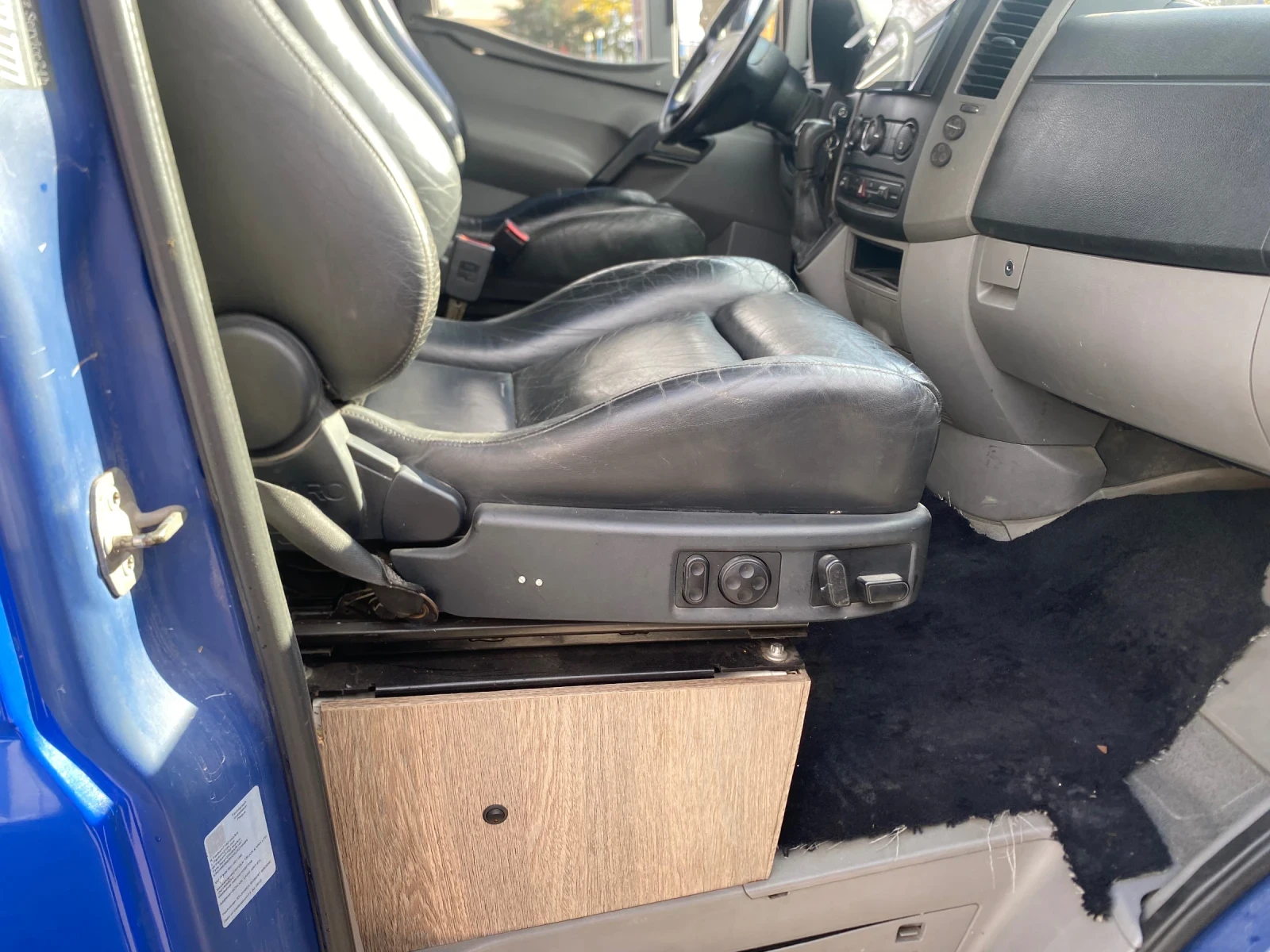 Кемпер Mercedes-Benz 318 - изображение 9