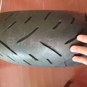      180/55R17