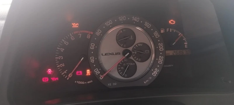 Lexus IS 200 200, снимка 7 - Автомобили и джипове - 46021742