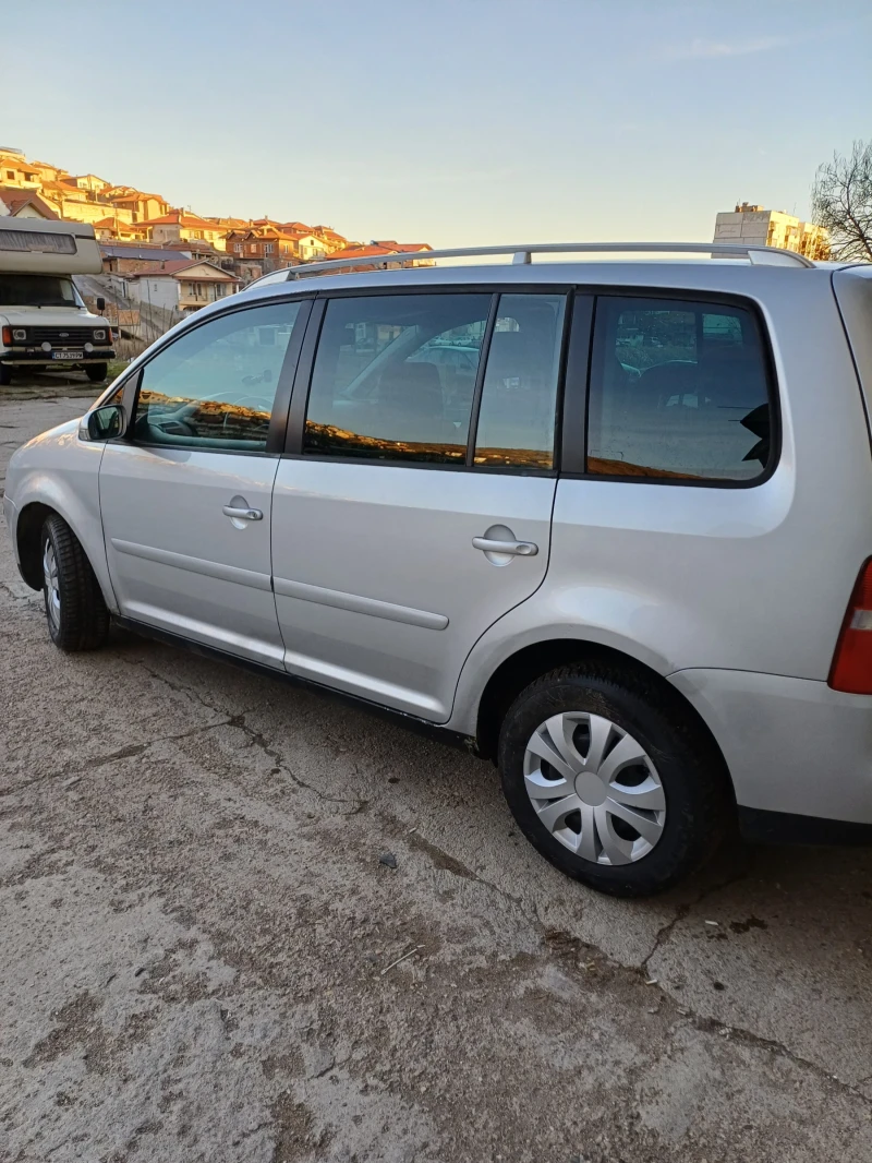 VW Touran, снимка 1 - Автомобили и джипове - 48559360