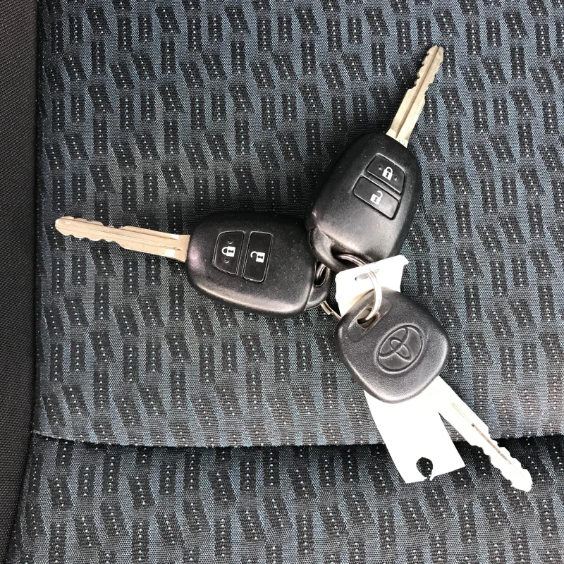 Toyota Verso S 1.3vvti-99кс-6ск., снимка 16 - Автомобили и джипове - 52500107