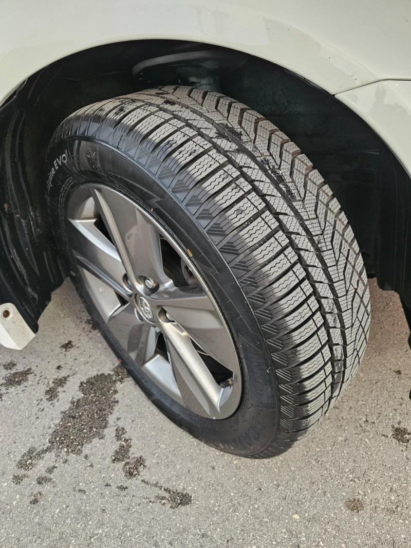 Toyota Avensis 2.2 dizel 150 к.с EDITION-FACELIFT, снимка 15 - Автомобили и джипове - 52515394