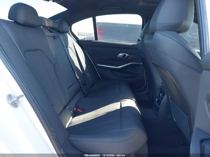 BMW 330 2.0L I-4 DI, DOHC, VVT, TURBO, 255HP Rear Wheel, снимка 15 - Автомобили и джипове - 53077931