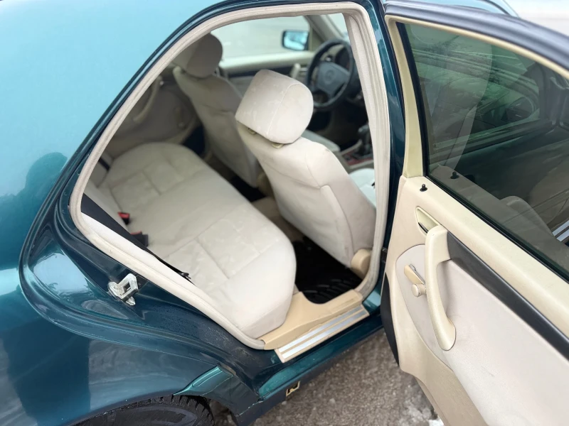 Mercedes-Benz C 250 2.5TDI 150, снимка 11 - Автомобили и джипове - 53100422