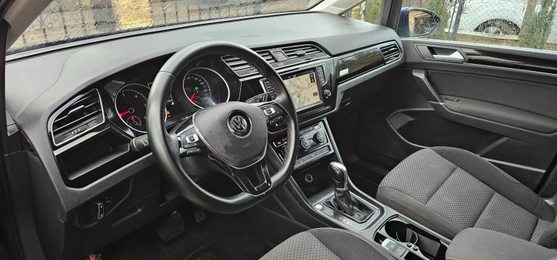VW Touran 2.0 TDI DSG7 AUTOMAT , снимка 11 - Автомобили и джипове - 53297947