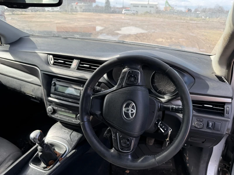 Toyota Avensis, снимка 8 - Автомобили и джипове - 53451997