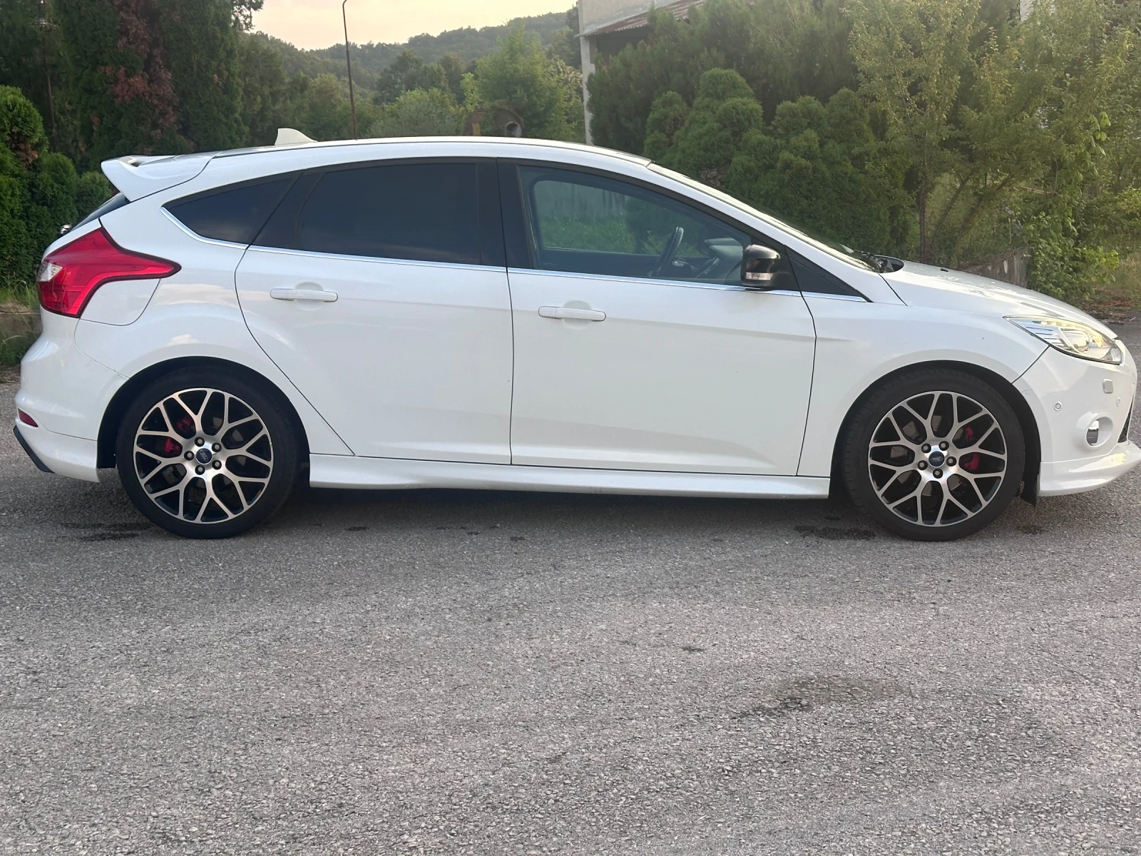 Ford Focus 2.0 TDCi 140кс АВТОМАТ ST 2014г - изображение 8