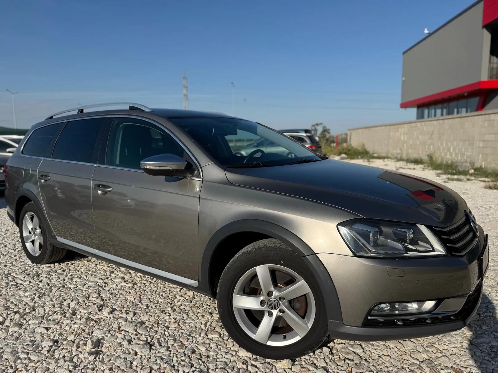 VW Passat Alltrack 2.0 TDI / 4MOTION / LED / DSG / NAVI  - изображение 3