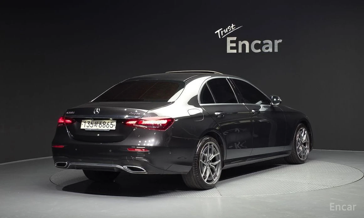 Mercedes-Benz E 220, снимка 2 - Автомобили и джипове - 54152462