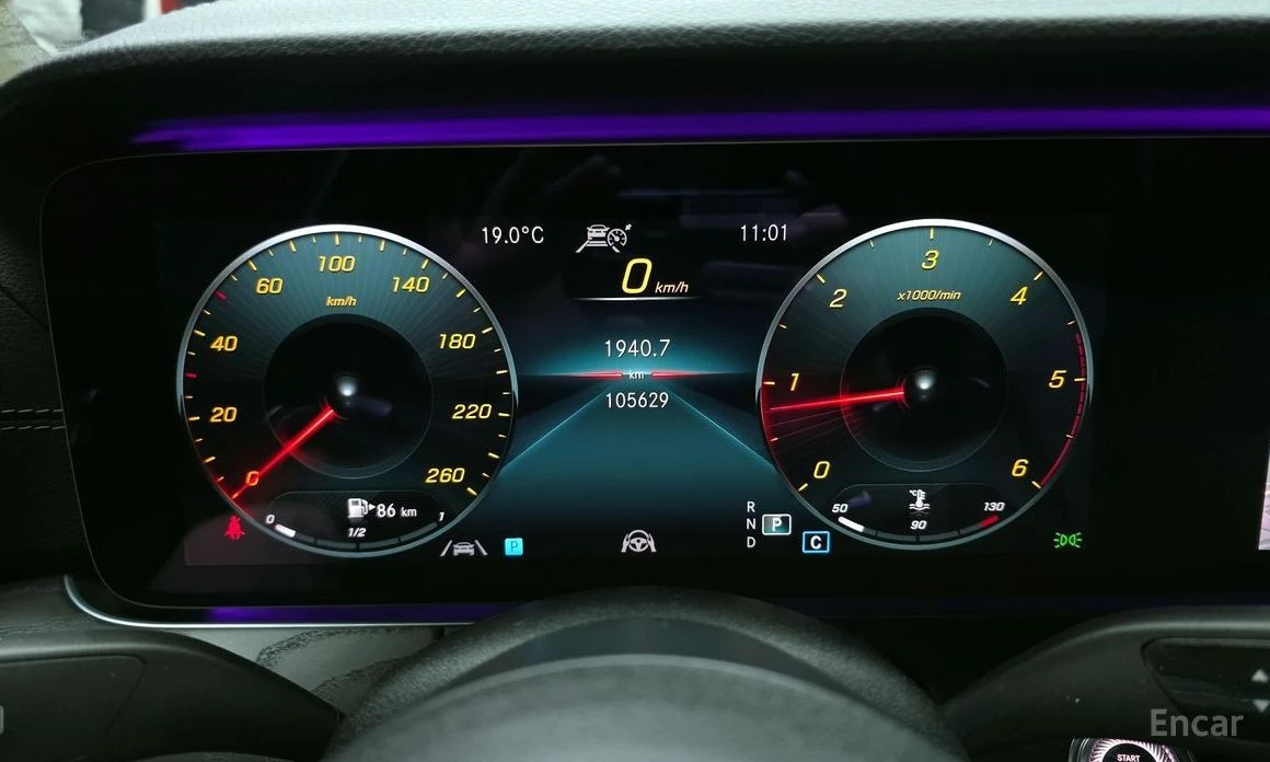 Mercedes-Benz E 220, снимка 8 - Автомобили и джипове - 54152462