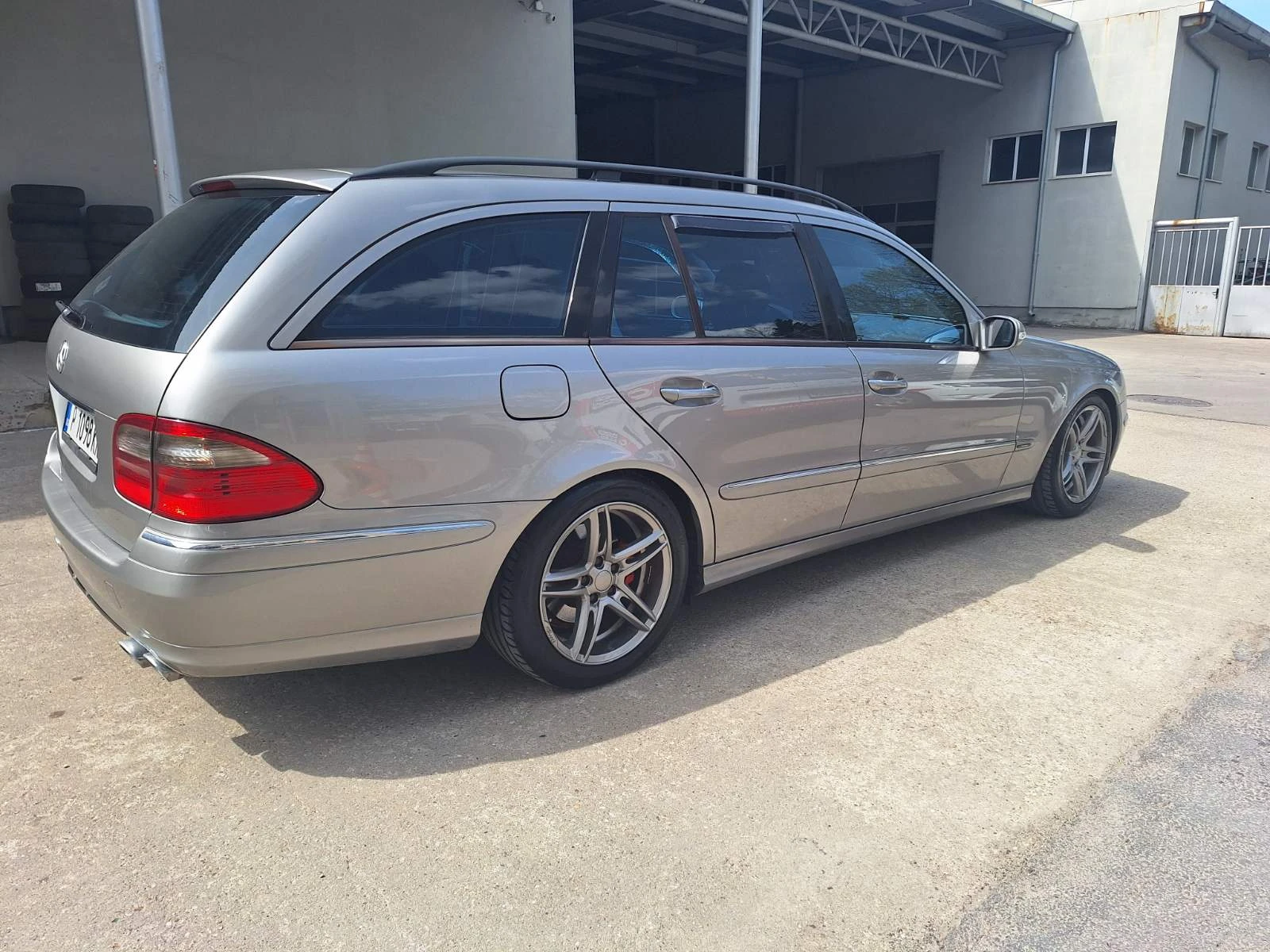 Mercedes-Benz E 270, снимка 6 - Автомобили и джипове - 54289980