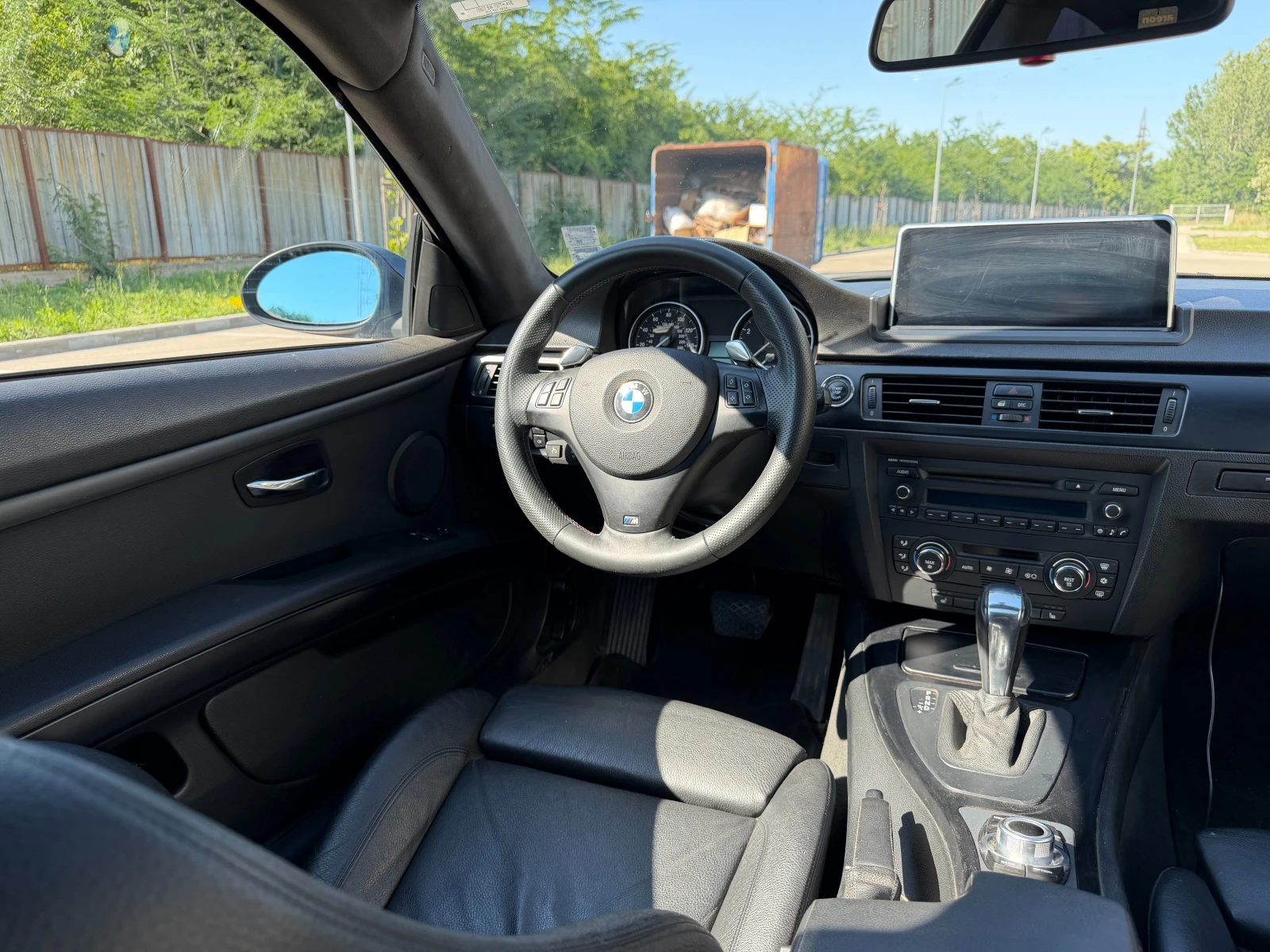 BMW 330 XI* На Газ* Apple CarPlay* Recaro* Подгрев* , снимка 10 - Автомобили и джипове - 54811685