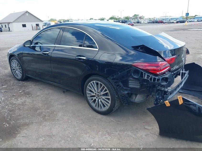 Mercedes-Benz CLA 250 COUPE 4MATIC, снимка 4 - Автомобили и джипове - 54943052