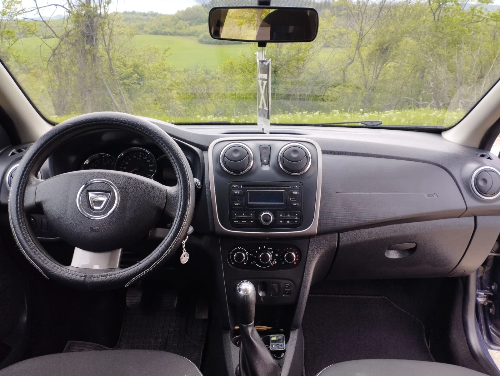 Dacia Sandero 1, 2 ������ 75�.�. | Mobile.bg � ����������� 12