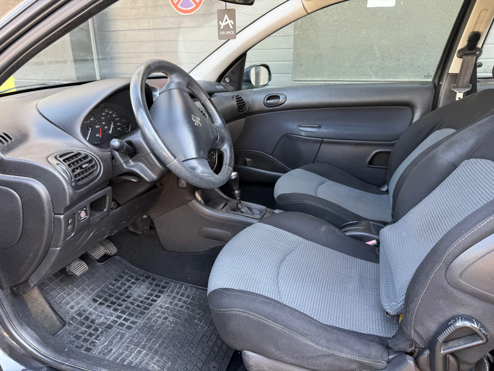 Peugeot 208 1.4 HDI ECO НОВИ ГУМИ= = НАПЪЛНО ОБСЛУЖЕНА, снимка 7 - Автомобили и джипове - 55589561