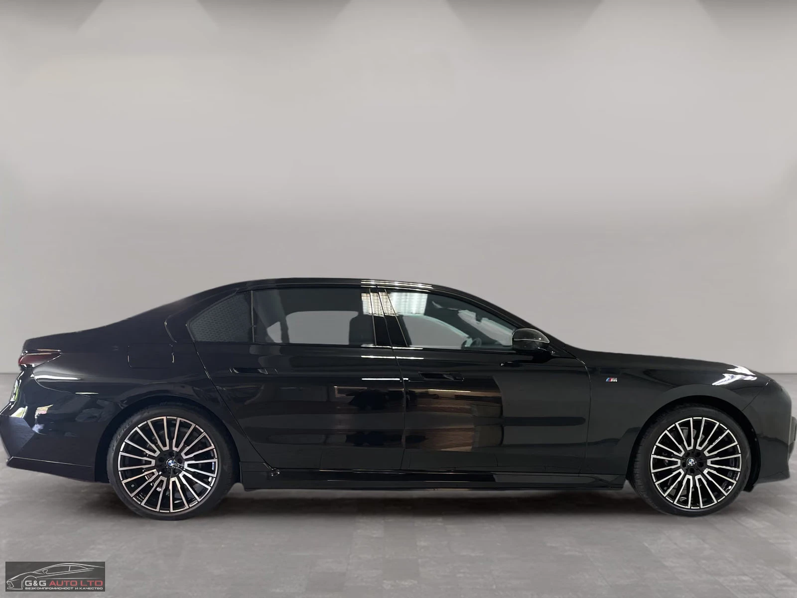 BMW i7 eDRIVE/50/M-SPORT/PANO/360/ACC/VENT/RWD/900z, снимка 4 - Автомобили и джипове - 56193768