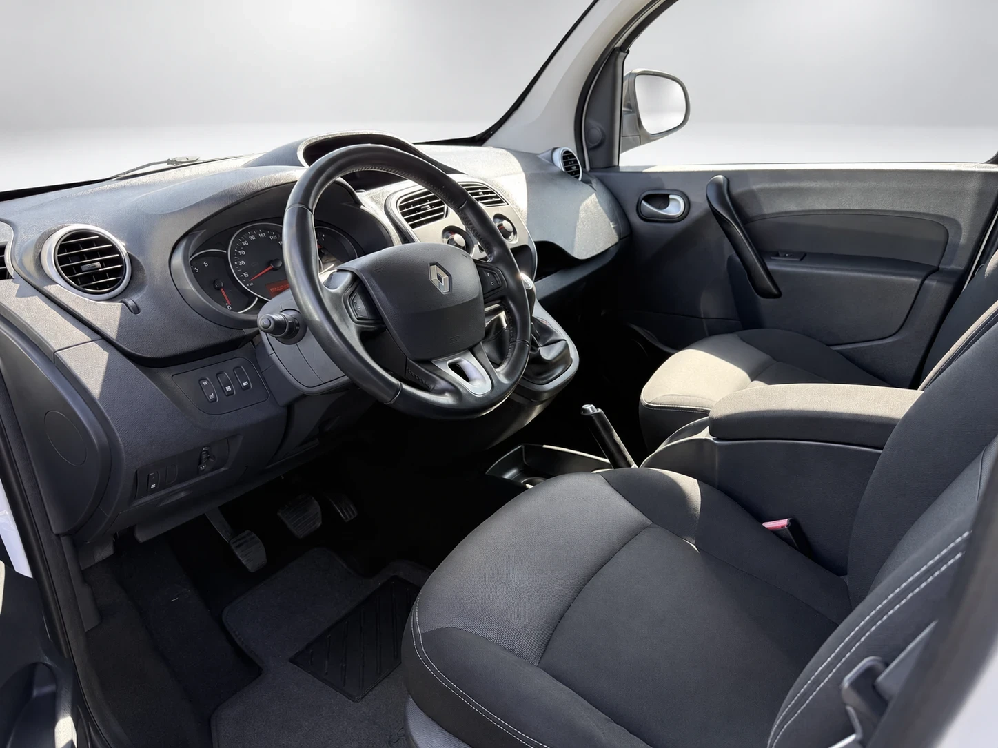 Renault Kangoo  1.5 dCi 90 кc Limited Euro 6b, снимка 8 - Автомобили и джипове - 56327107
