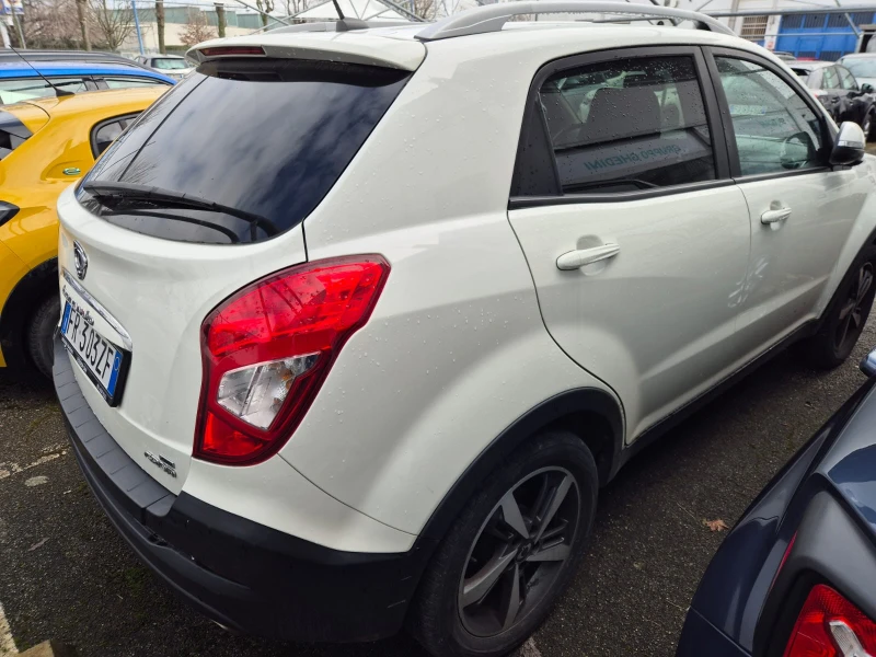 SsangYong Korando 2.0 e-XGi 200 Sapphire 4WD, снимка 4 - Автомобили и джипове - 49469626