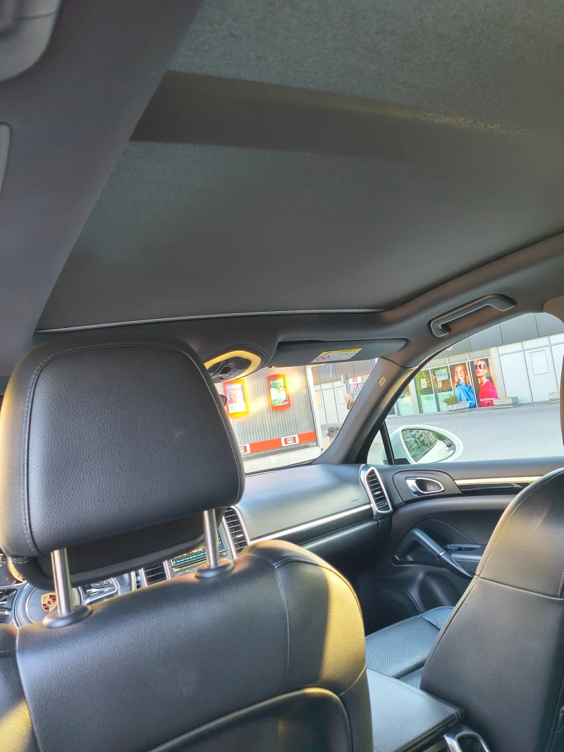 Porsche Cayenne FULL LED/CAMERA/PANORAMA/BOSE/F1, снимка 10 - Автомобили и джипове - 52906610