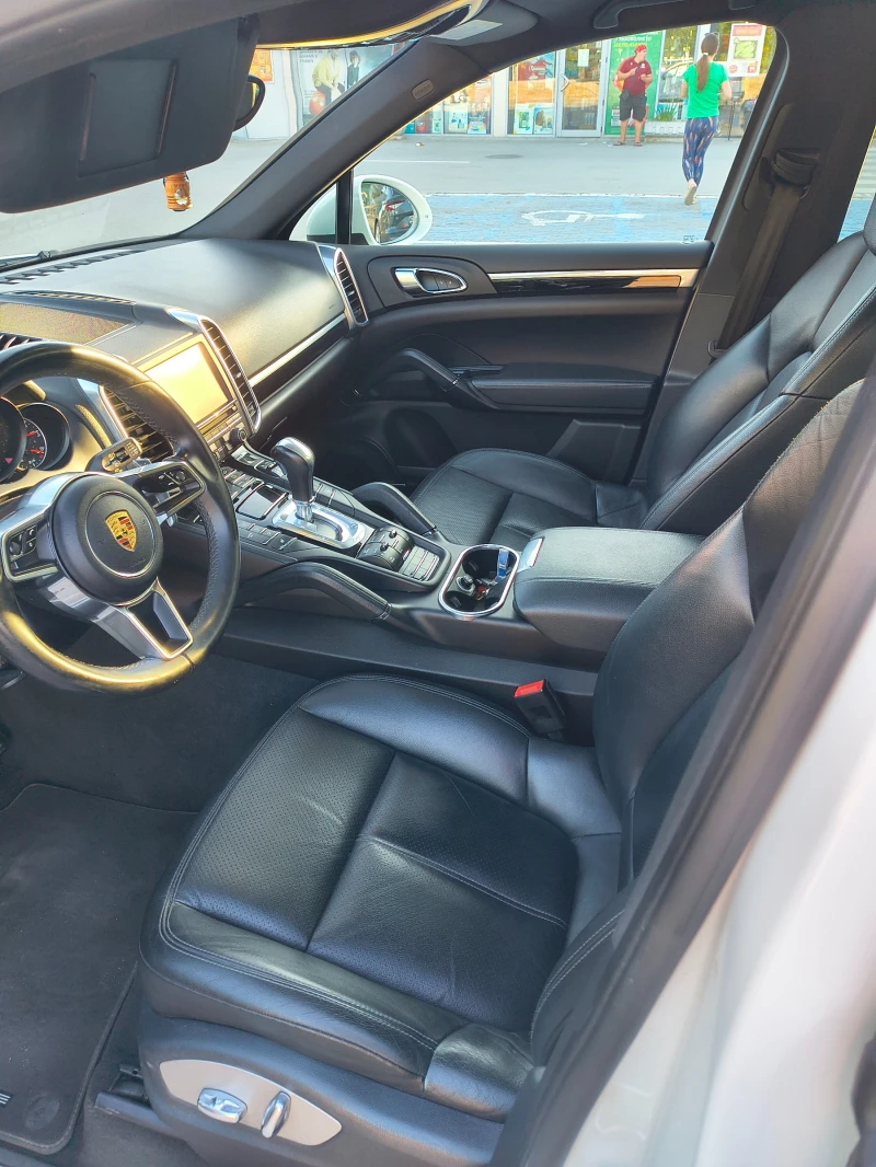Porsche Cayenne FULL LED/CAMERA/PANORAMA/BOSE/F1, снимка 8 - Автомобили и джипове - 52906610