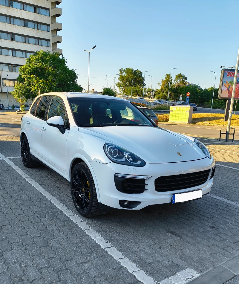 Porsche Cayenne FULL LED/CAMERA/PANORAMA/BOSE/F1, снимка 2 - Автомобили и джипове - 52906610