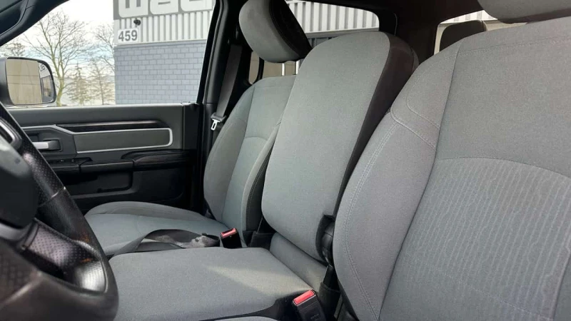 Dodge RAM 2500 Big Horn 4x4 Crew Cab 8  Box * Подгреви * Carfax, снимка 11 - Автомобили и джипове - 53561387